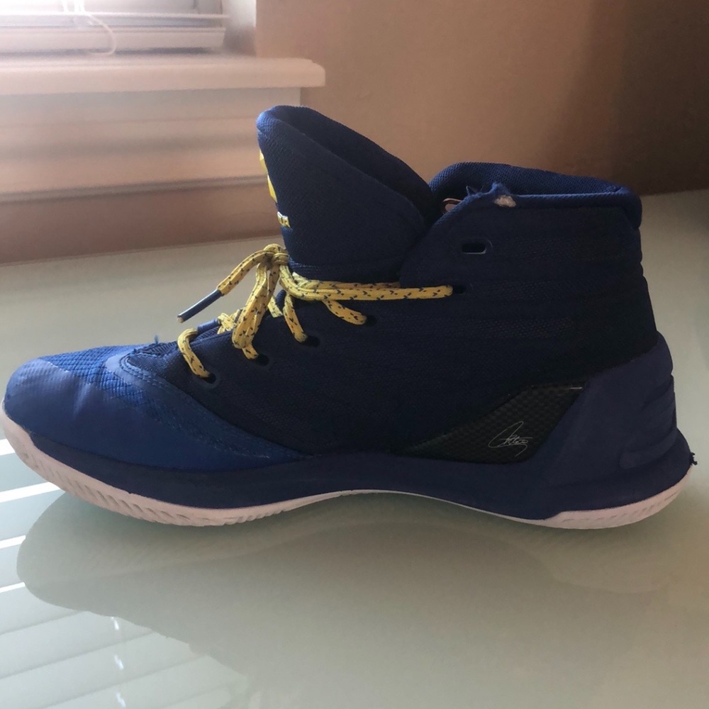 Boys Curry 3 Basketball Shoes- Under Armour size 6 youth - Picture 4 of 6